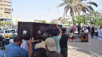 وسط حاله من الحزن.. تشييع جثمان طالب الشرقية حسني محمد