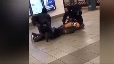 مشهد طريف.. متهم يركل شرطية أثناء القبض عليه داخل مترو أنفاق