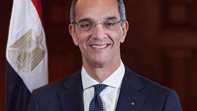 وزير الإتصالات: القيادة السياسية تولي اهتماما كبيرا لتطوير هيئة البريد