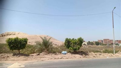 التزام المواطنين بقرار الحظر بمنطقة تل اليهودية الأثرية بالقليوبية