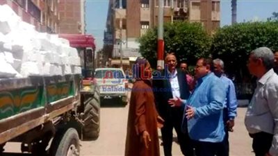 بعد قرار المحافظ بمنعه.. مصادرة جرار محمل بالطوب الأبيض بسوهاج