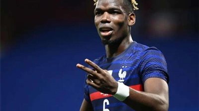 بوجبا يرتدي القميص رقم 10 مع يوفنتوس