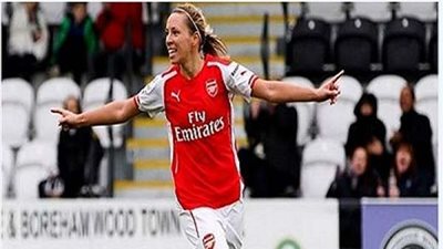أرسنال الإنجليزي يمدد عقد لاعبة بفريق السيدات