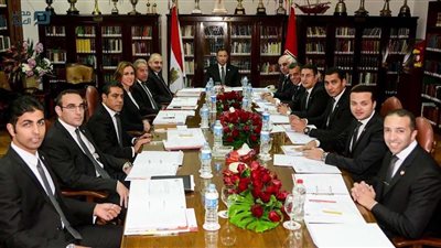 الأهلي يستثني العاملين وأطباء الفرق من أزمة الكورونا