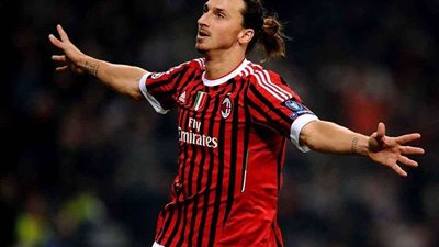 كلاكيت تالت مرة.. إبراهيموفيتش يتدرب مع هاماربي السويدي