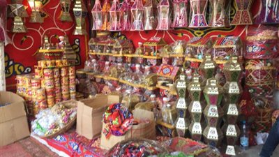 رغم كورونا.. إقبال على شراء فوانيس رمضان بالدقهلية