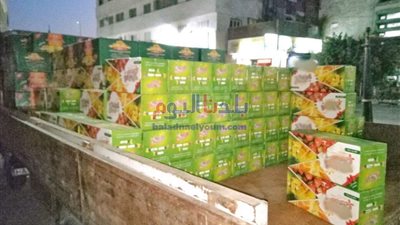 ضبط سيارتين بأسيوط محملتين بكميات كبيرة من العصائر منتهية الصلاحية