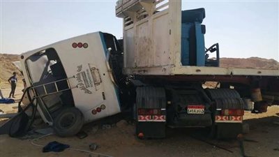 إصابة 4 أشخاص بحادث انقلاب سيارة ربع نقل على طريق الإسكندرية الصحراوي