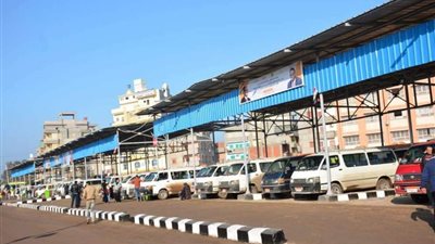 حملات مرورية على مواقف السيارات لمتابعة التزام السائقين بتعريفة الركوب