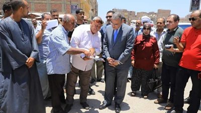 محافظ سوهاج يتفقد موقف دار السلام وساقلتة بمدينة ناصر