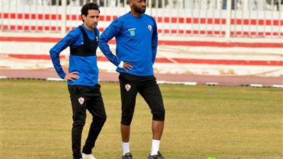 فيريرا يعطي فقرة فنية خاصة لإنهاء الهجمة والتسديد على المرمى