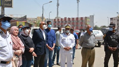 محافظ القليوبية يشرف على إزالة عقار مخالف بشبرا الخيمة