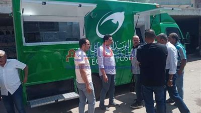 سيارة بريد متنقلة ومجهزة تكنولوجيا لخدمة أهالي مدينة الشهداء بالمنوفية