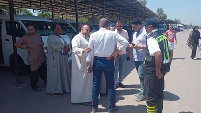 لضبط التعريفة.. حملة مكبرة على مواقف مركز ومدينة الشهداء بالمنوفية