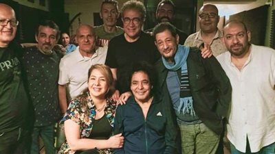 بعد غياب 10 سنوات.. محمد منير ينهي بروفات حفله بـ سيدي جابر