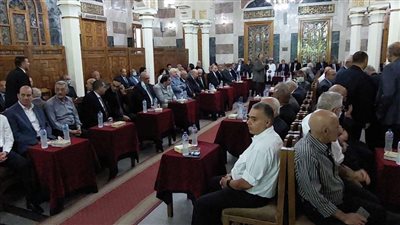 شاهد بالصور.. كبار المسؤولين يشاركون عزاء 