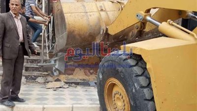 وقف وإزالة بناء مخالف بأحد الأبراج على الكورنيش ببني سويف