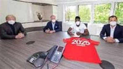 ديفيز يكشف كواليس 