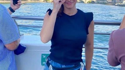 نور اللبنانية تجيب على متابعيها بطريقة ساخرة