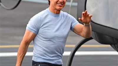 توم كروز يتقمص شخصيته في فيلمه الأخير ويقود طائرته الهليكوبتر