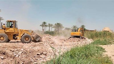 إزالة 11 حالة تعد بالبناء على الأراضي الزراعية وأملاك الدولة بمراكز المنيا