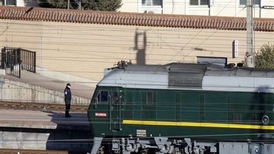 رصد قطار يرجح أنه خاص بزعيم كوريا الشمالية بجوار منتجع داخل البلاد