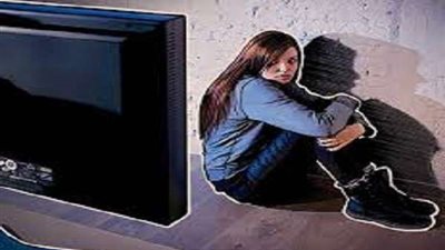 القبض على شاب يعلن عن بيع فتاة على 