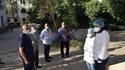 محافظ المنيا يتفقد مستشفى الحميات والصدر ويشيد بدور الفرق الطبية