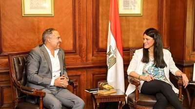 المشاط تجتمع مع مسئولي شركتي جوجل وميتا لبحث التعاون المشترك