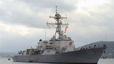 ارتفاع الاصابات بكورونا على متن المدمرة الأمريكية 