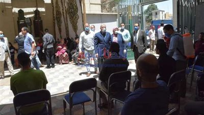 محافظ المنيا يتفقد منافذ صرف المرحلة الثانية من منحة العمالة الغير منتظمة