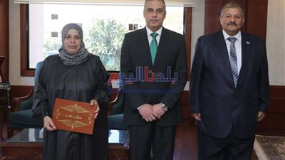 محافظ سوهاج يكرم وكيل وزارة الزراعة بالمحافظة ويكلف 