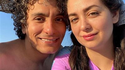 هبة مجدي تطمئن محبيها بعد تعرضها لوعكة صحية وتظهر مع زوجها بالبوركيني