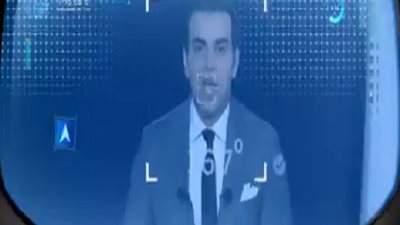 شاهد..مذيع يخضع لفحص كوفيد (19) على الهواء