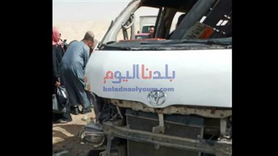 قبل عمل التحويلات المرورية.. تصادم 8 سيارات بالطريق الصحراوي