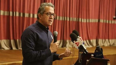 وزير السياحة والآثار يتابع مستجدات الأعمال بالموقع الإلكتروني للمتحف المصري الكبير