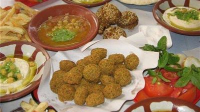 طبق الفول بـ 300 جنيه .. فاتورة مطعم تثير الجدل على السوشيال ميديا