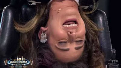 شاهد.. انهيار وبكاء أمينة خليل في مواجهة تعذيب رامز جلال