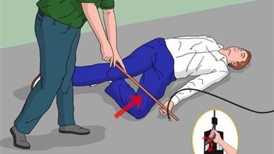 مصرع عاملين صعقا بالكهرباء أثناء توصيل الصرف الصحى لقرية كفر منصور ببنى سويف