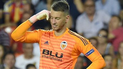 برشلونة يختار بديل مجاني لرحيل نيتو