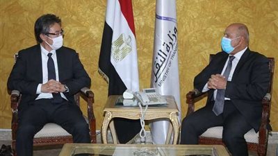 وزير النقل يلتقي نائب رئيس وكالة التعاون الدولي اليابانية لبحث تدعيم التعاون في مجال مترو الأنفاق