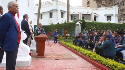 اتباع القواعد والإرشادات الطبية.. خطة الصحة للتعايش مع كورونا والحفاظ على