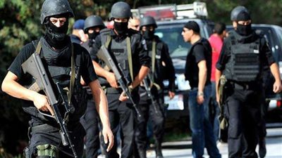 فض مظاهرات ضد قيس سعيد حاولت التجمع عند وزارة الداخلية التونسية