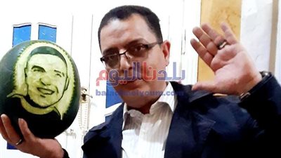 من المحلة.. شيف ينحت صورة الشهيد 