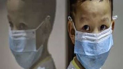 دراسة طبية تحير الأطباء بشأن انتقال كورونا من الأطفال للبالغين