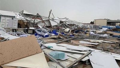 شاهد| لحظة انهيار مستشفى ميداني لمرضى كورونا في قطر