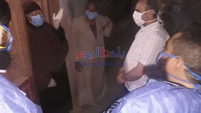 بسبب كورونا.. شاهد عزل منزلي لـ 30 أسرة وغلق 3 شوارع بقرية باجا بسوهاج