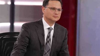 شريف عامر يعلن عن وفاة والده الكاتب الصحفى منير عامر