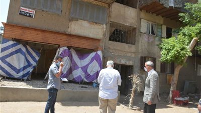 محافظ القليوبية يقود حملة لإزالة الإشغالات بعمارات الإسكان الاقتصادي بشبرا
