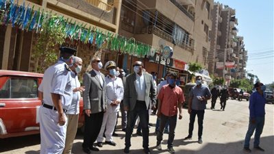 محافظ القليوبية يزيل أدوار برج سكني مخالف بالقناطر الخيرية